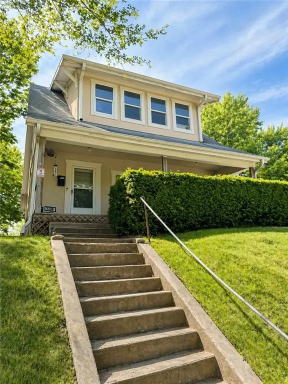 2426 S 18th Street, St Joseph, MO 64503