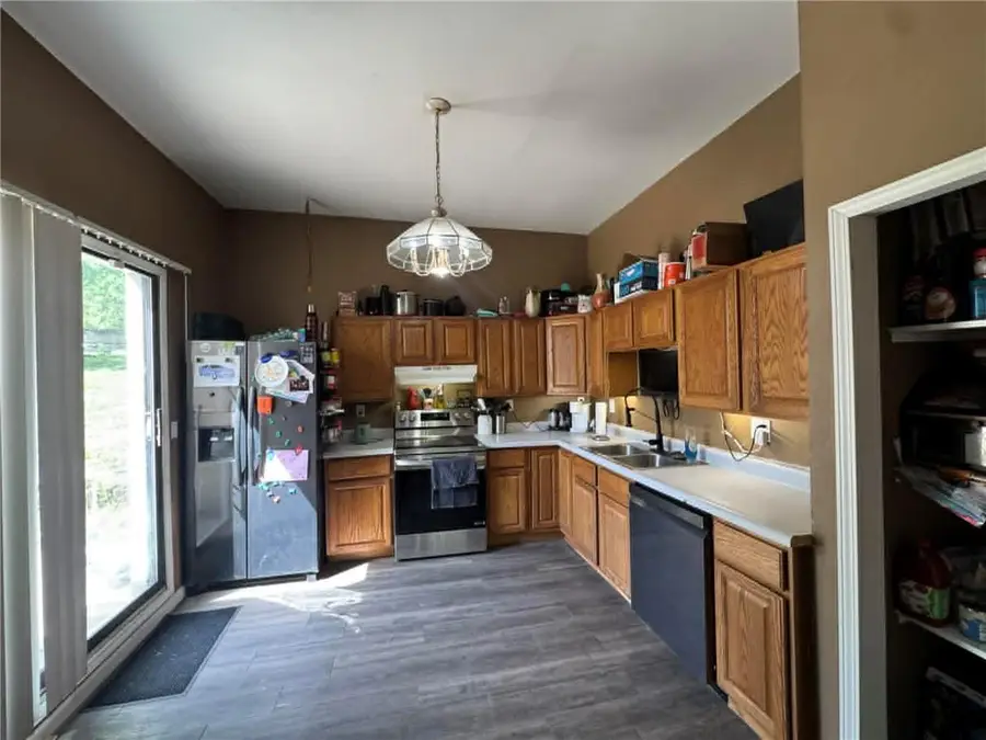 2426 S 18th Street, Saint Joseph, MO 64503 - #2
