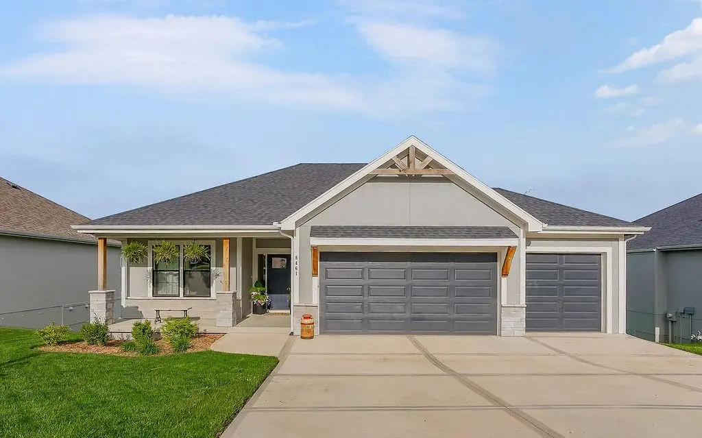 8461 Primrose Street, De Soto, KS 66018 - #1
