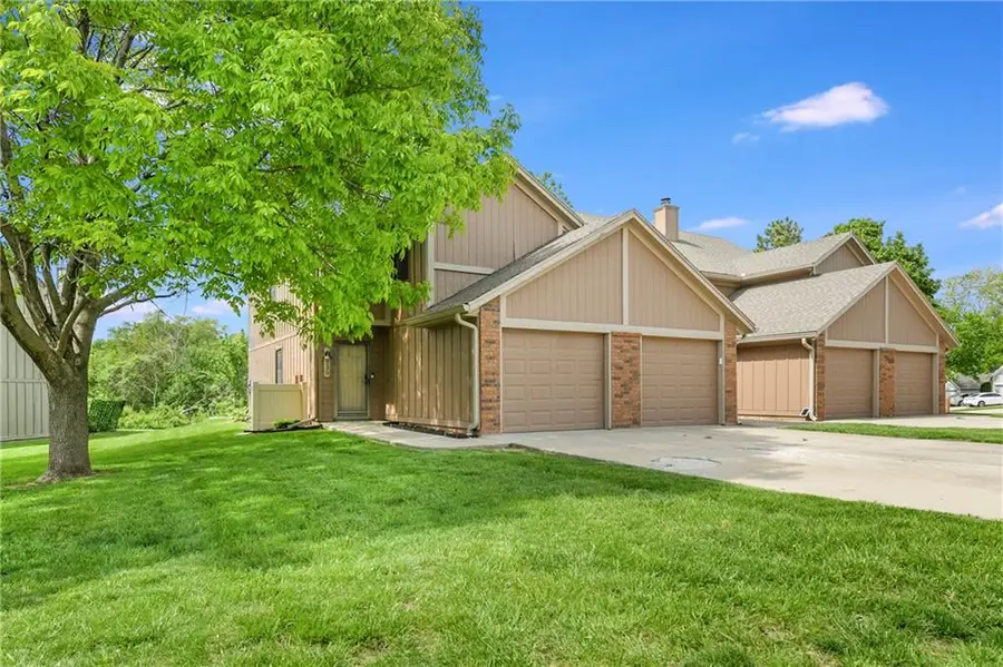 230 SW Pinetree Lane, Lees Summit, MO 64063 - #2