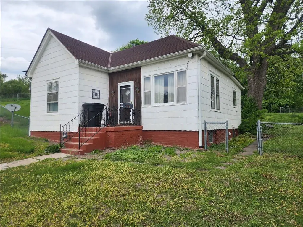 2219 Dewey Street, Saint Joseph, MO 64505 - #1