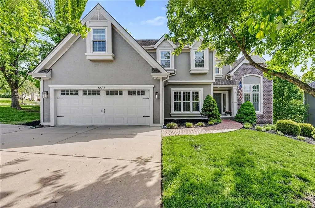 5653 Gresham Circle, Parkville, MO 64152 - #1