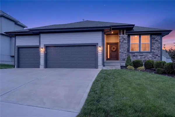 19526 W 116th Street, Olathe, KS 66061