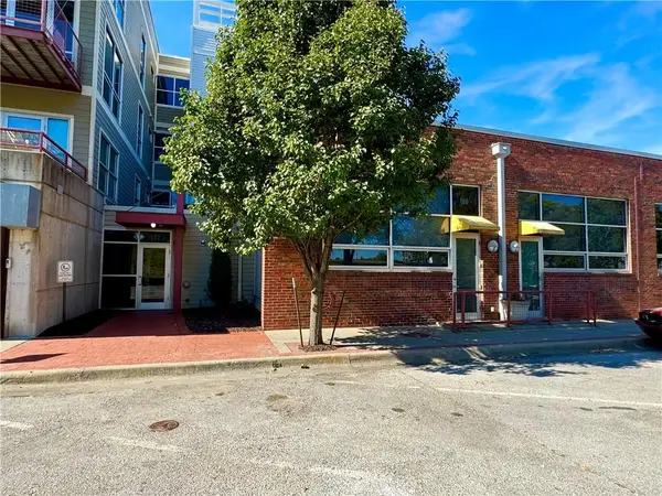 522 Locust Lane #302, Kansas City, MO 64106