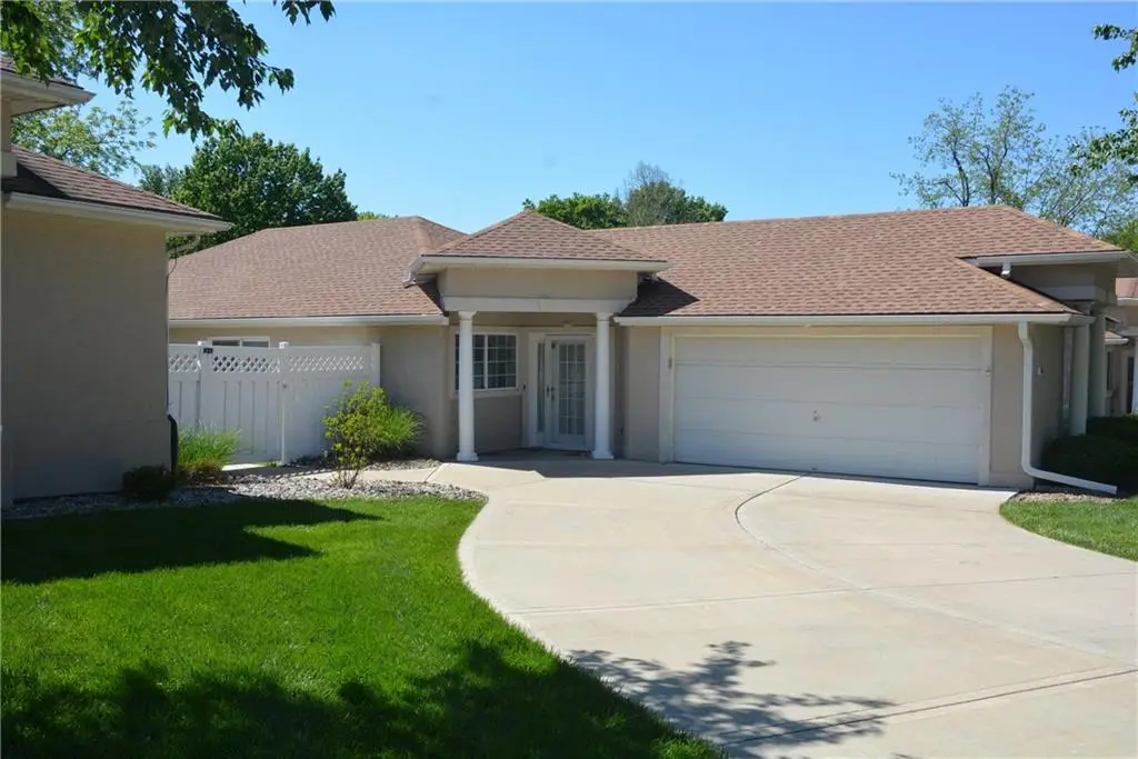 901 NW North Ridge Court, Blue Springs, MO 64015 - #1