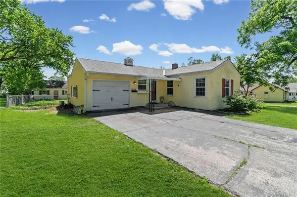 700 E 3rd Street, Cameron, MO 64429