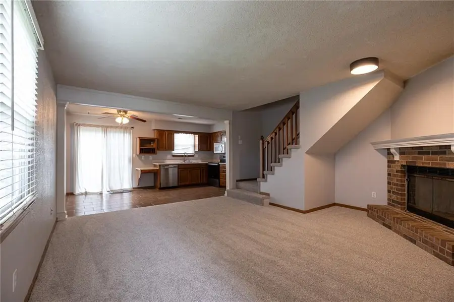 527 NE 6th #a Street, Blue Springs, MO 64014 - #3
