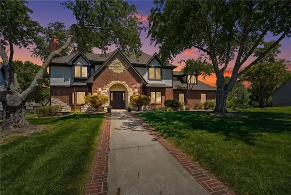2448 NW Valley View Drive, Lee's Summit, MO 64081