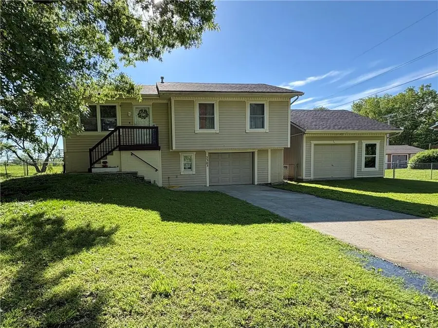 2303 Easton Street, Harrisonville, MO 64701 - #2