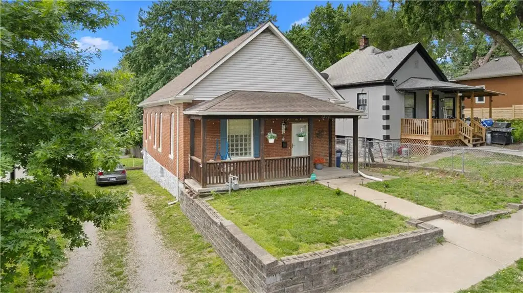 1211 Sumner Avenue, Kansas City, KS 66102 - #1
