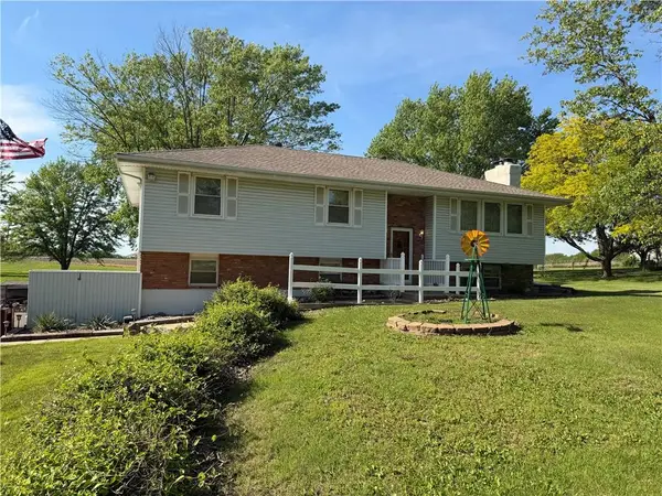 15332 Prairie View Road, Bonner Springs, KS 66012