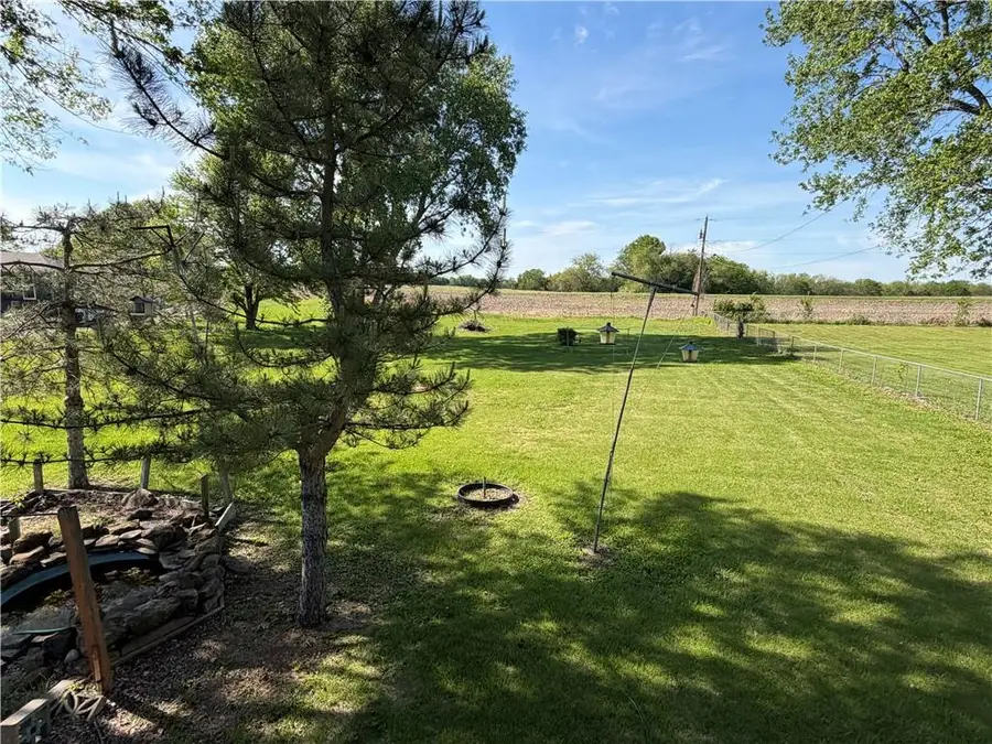 15332 Prairie View Road, Bonner Springs, KS 66012 - #2