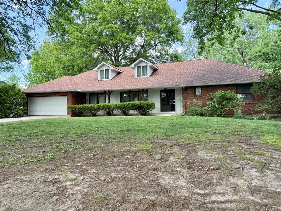 538 Lindley Drive, Lawrence, KS 66049 - #2