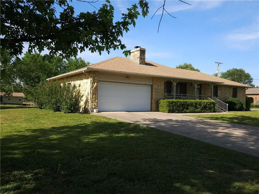 616 Lafayette Street, Saint Paul, KS 66771 - #3