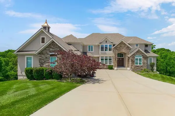 4614 Park Springs Court, Lee's Summit, MO 64064
