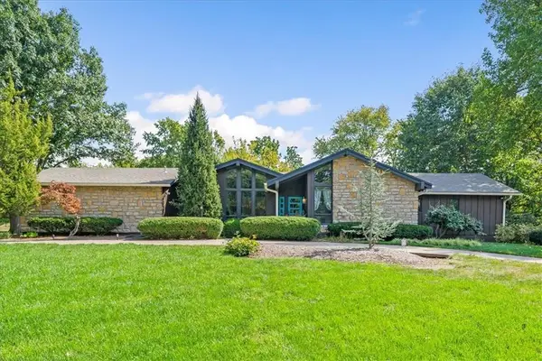 9601 Lee Boulevard, Leawood, KS 66206