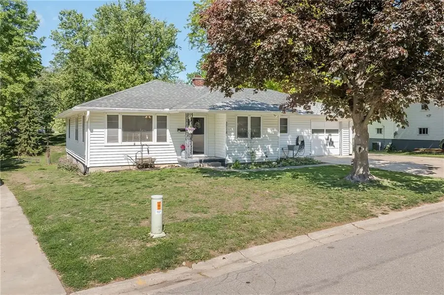 2718 Southwest Trail, Saint Joseph, MO 64506 - #3