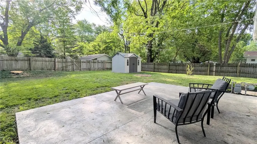 5335 Maple Street, Mission, KS 66202 - #3