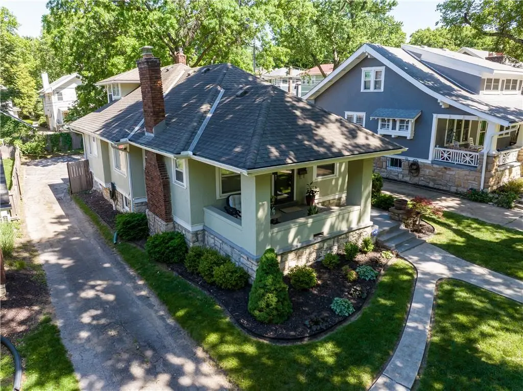 5833 Oak Street, Kansas City, MO 64113 - #1