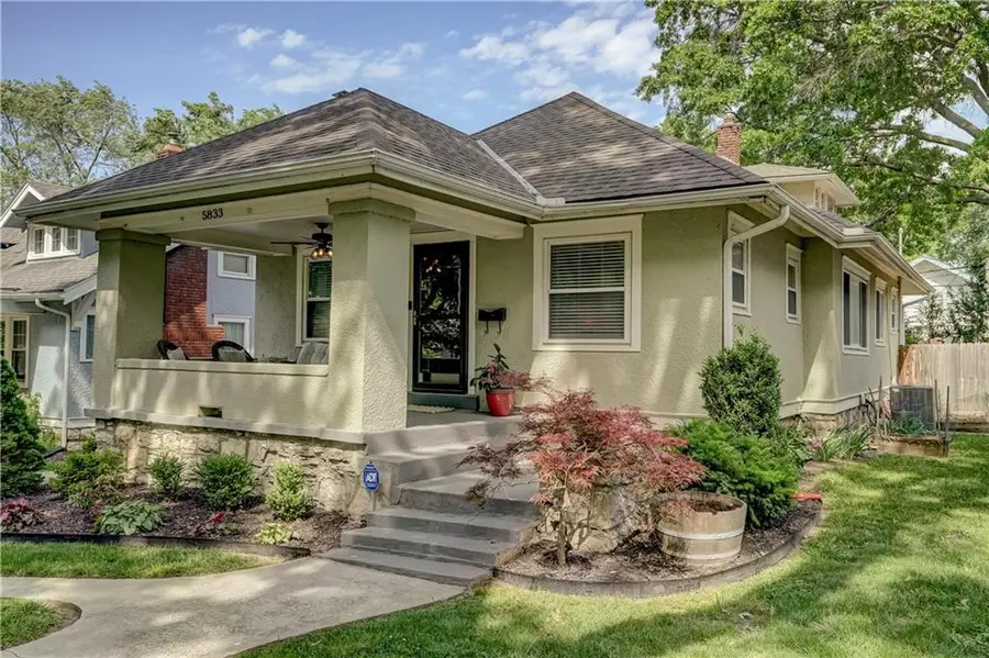 5833 Oak Street, Kansas City, MO 64113 - #3