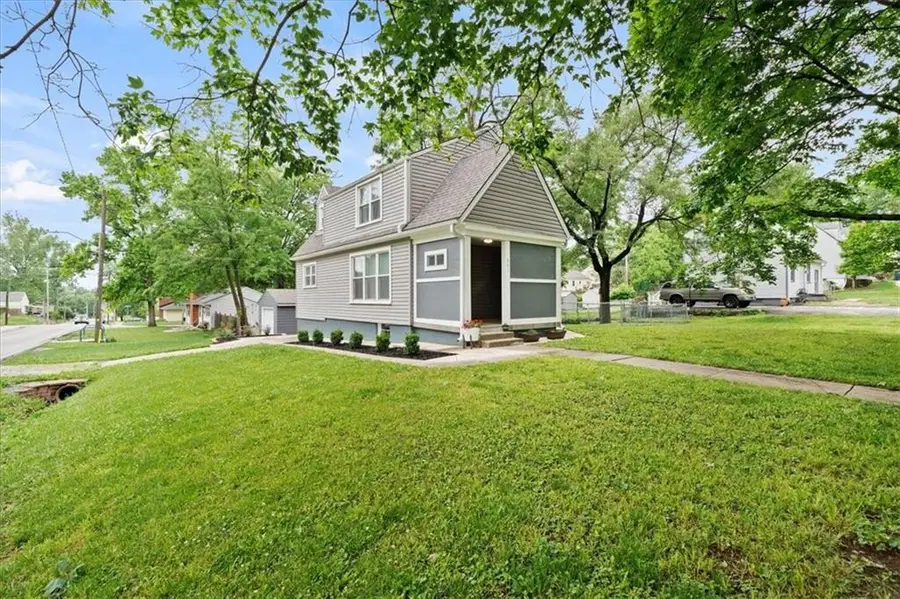 641 NE 43rd Terrace, Kansas City, MO 64116 - #2