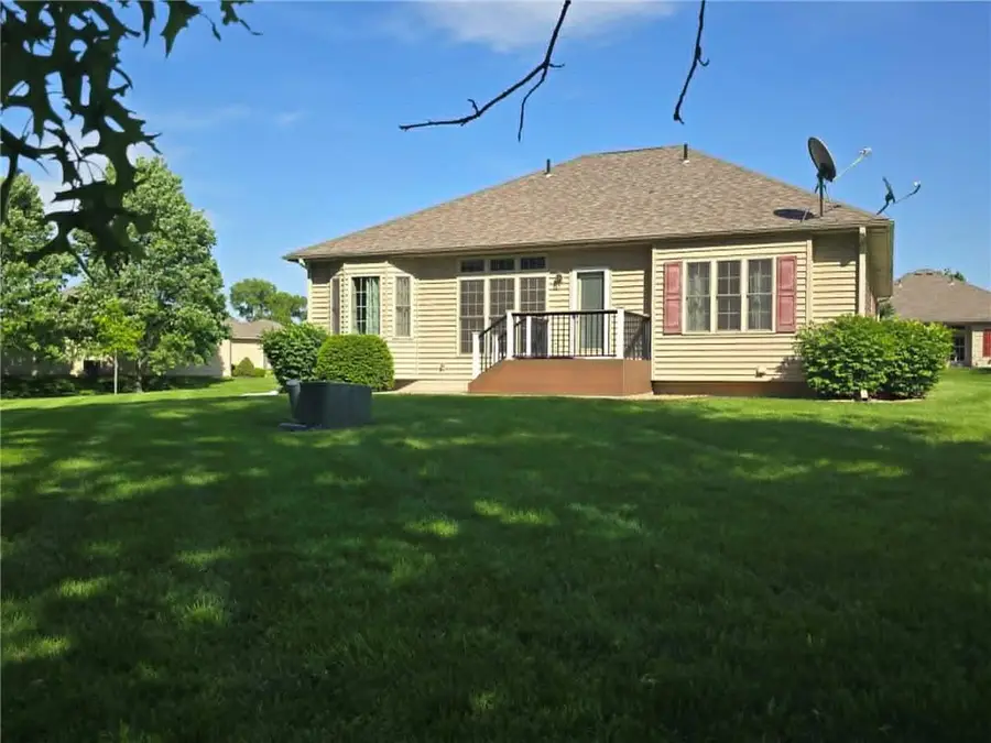 801 E Virginia Place, Clinton, MO 64735 - #2