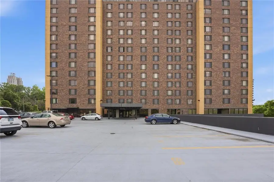 700 E 8th Street #14N, Kansas City, MO 64106 - #3