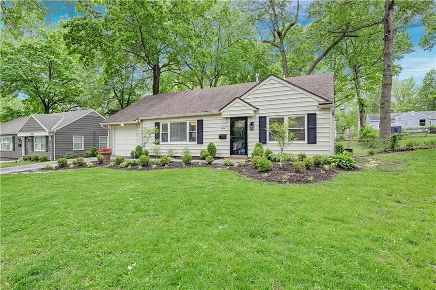 2525 W 79th Street, Prairie Village, KS 66208 - #2