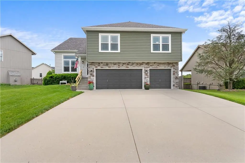 1834 White Tail Lane, Liberty, MO 64068 - #1