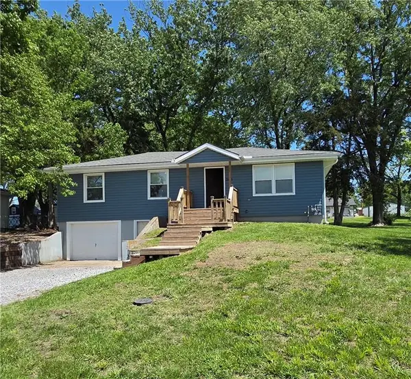 305 Park Street, Lathrop, MO 64465