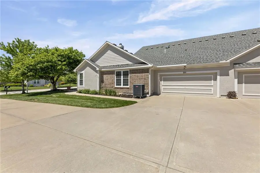 12001 S Tallgrass Drive #201, Olathe, KS 66061 - #2