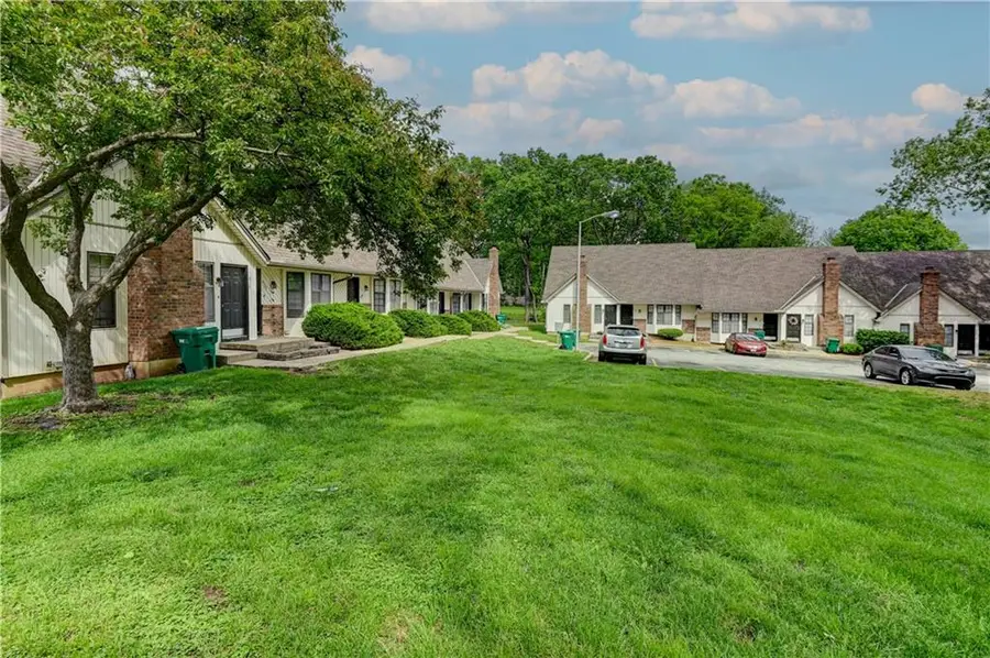 9730 Locust Street, Kansas City, MO 64131 - #3