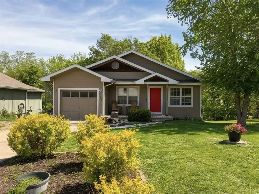 1806 Gates Drive W, Platte City, MO 64079 - #1