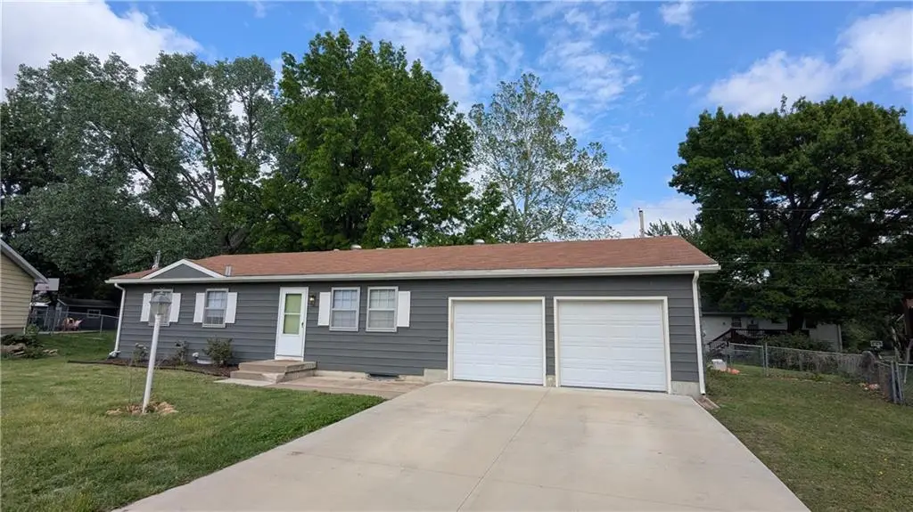 3622 SE Pinecrest Court Se, Topeka, KS 66605 - #1