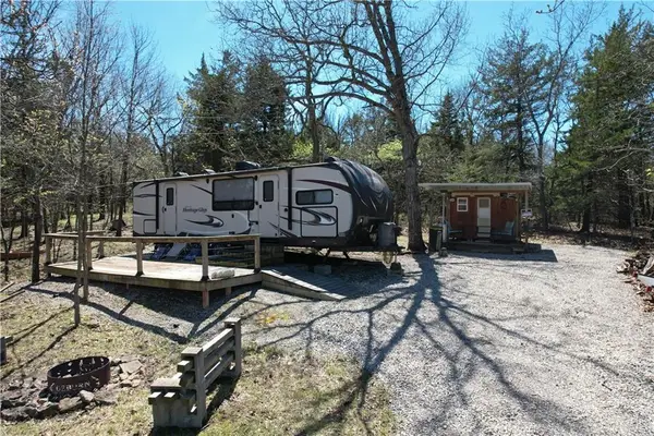 101 W Raintree Ridge, Mound City, KS 66056