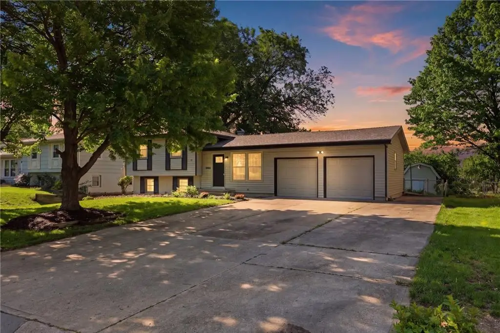3401 NE 67th Street, Gladstone, MO 64119 - #1