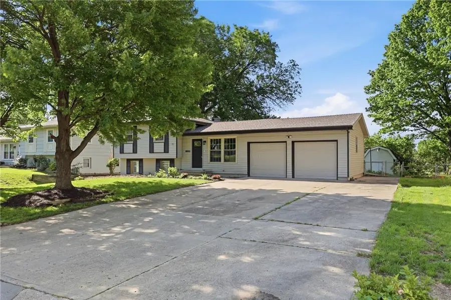 3401 NE 67th Street, Gladstone, MO 64119 - #2