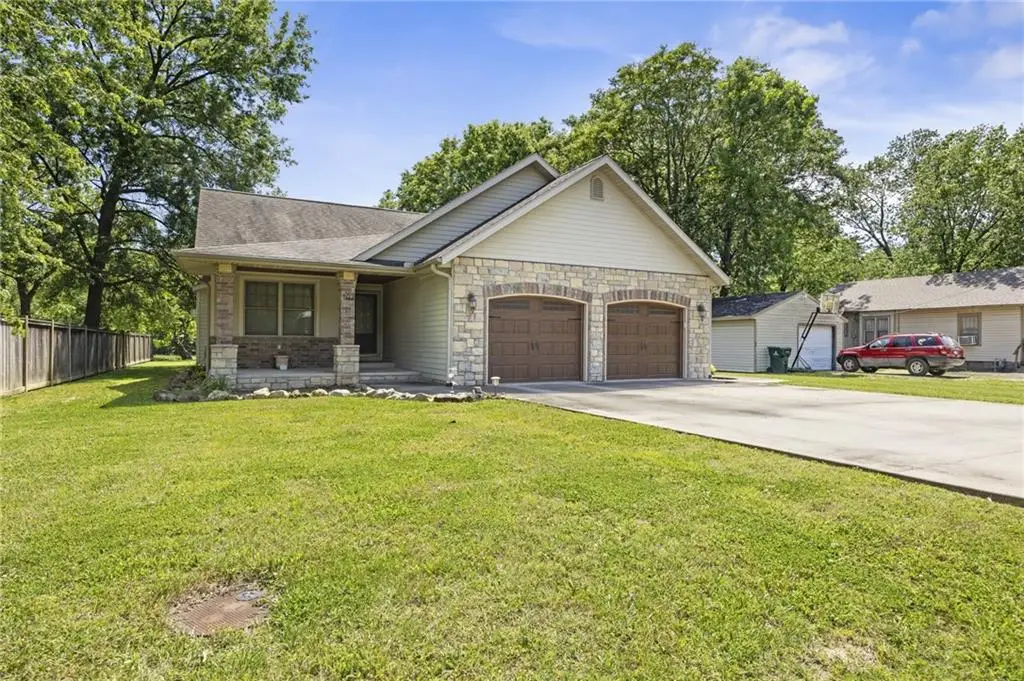 102 E Leighton Street, Frontenac, KS 66763 - #1