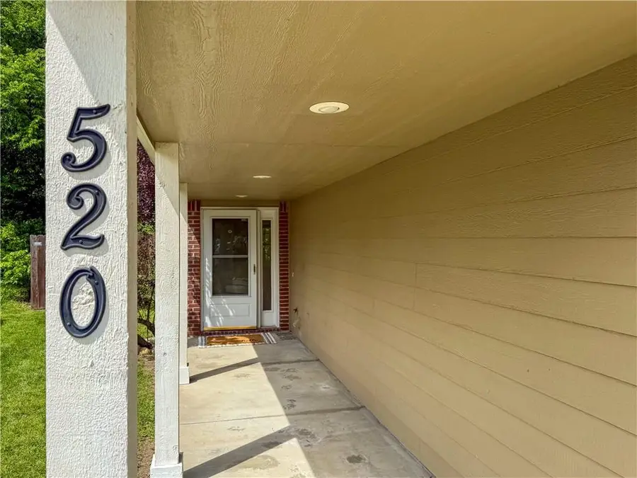 520 N John Doy Court, Lawrence, KS 66049 - #3