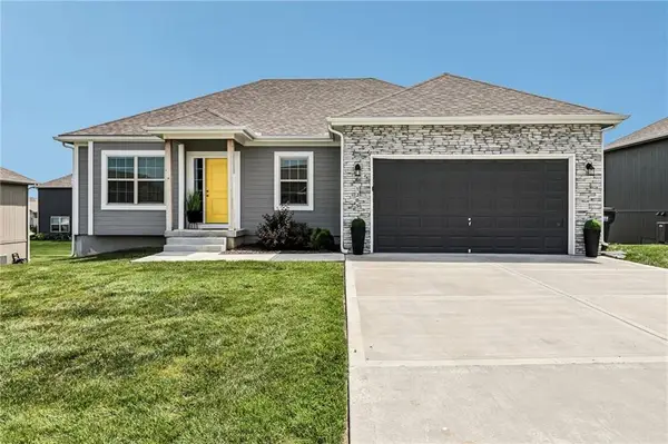 1205 NW Hilltop Lane, Grain Valley, MO 64029