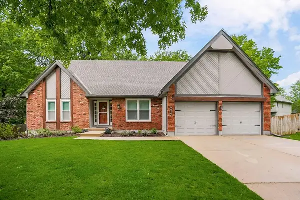 9010 Swarner Drive, Lenexa, KS 66219