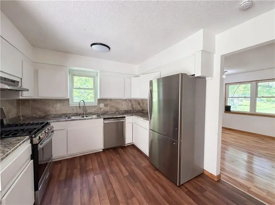 2808 NE 39th Street, Kansas City, MO 64117 - #2