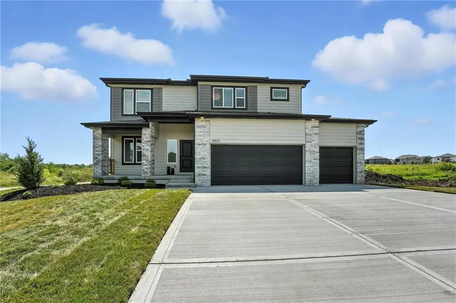 907 SW Bluebird Lane, Oak Grove, MO 64075 - #2