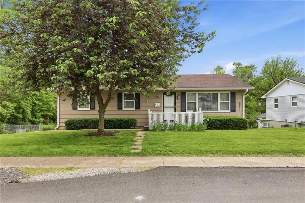 409 5th Street, Weston, MO 64098 - #1