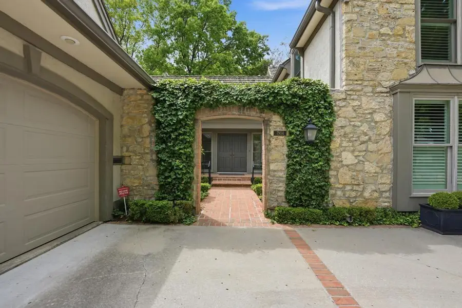 7904 Bristol Court, Prairie Village, KS 66208 - #3