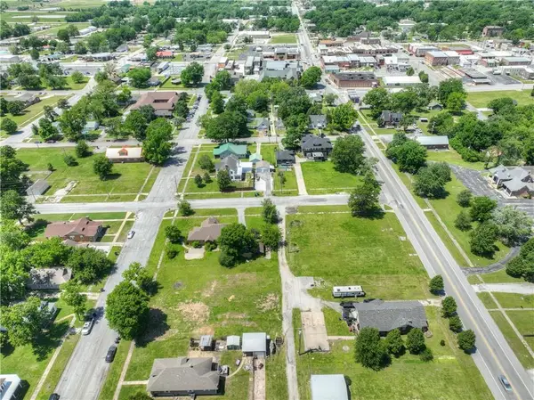 E 13th Street Lot 9 Street, Baxter Springs, KS 66713