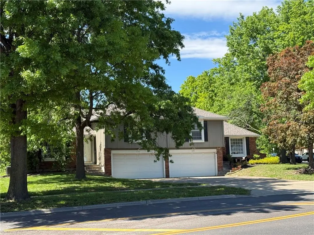 4290 Somerset Drive, Prairie Village, KS 66207 - #1