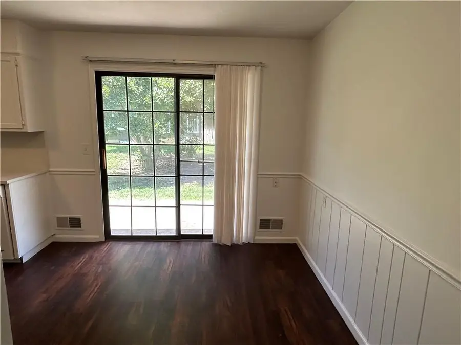 4290 Somerset Drive, Prairie Village, KS 66207 - #3