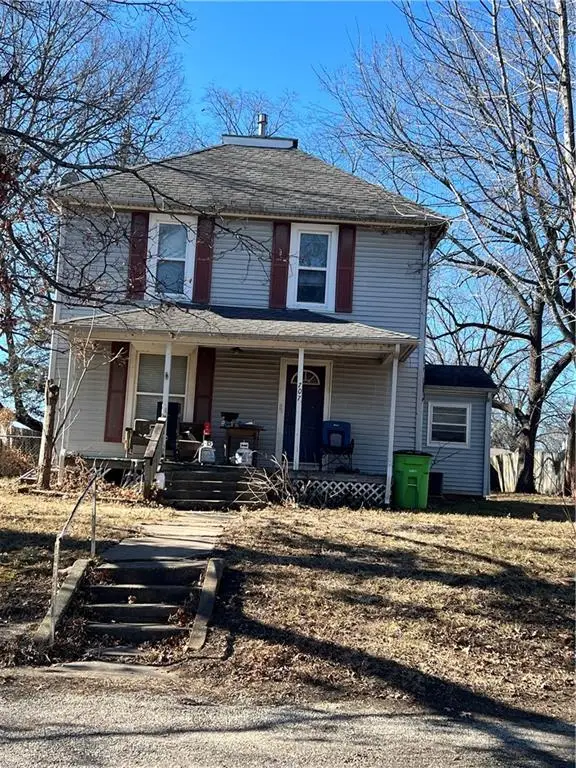 707 5th Street, Baldwin City, KS 66006 - #1