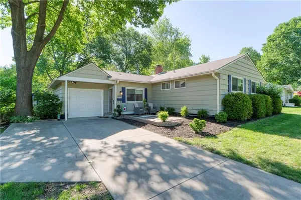 7605 Briar Street, Prairie Village, KS 66208